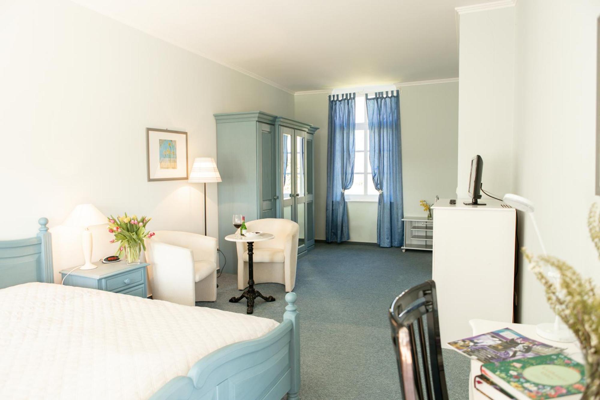 Boutique Hotel Gut Tribbevitz Neuenkirchen auf Rugen Exterior photo