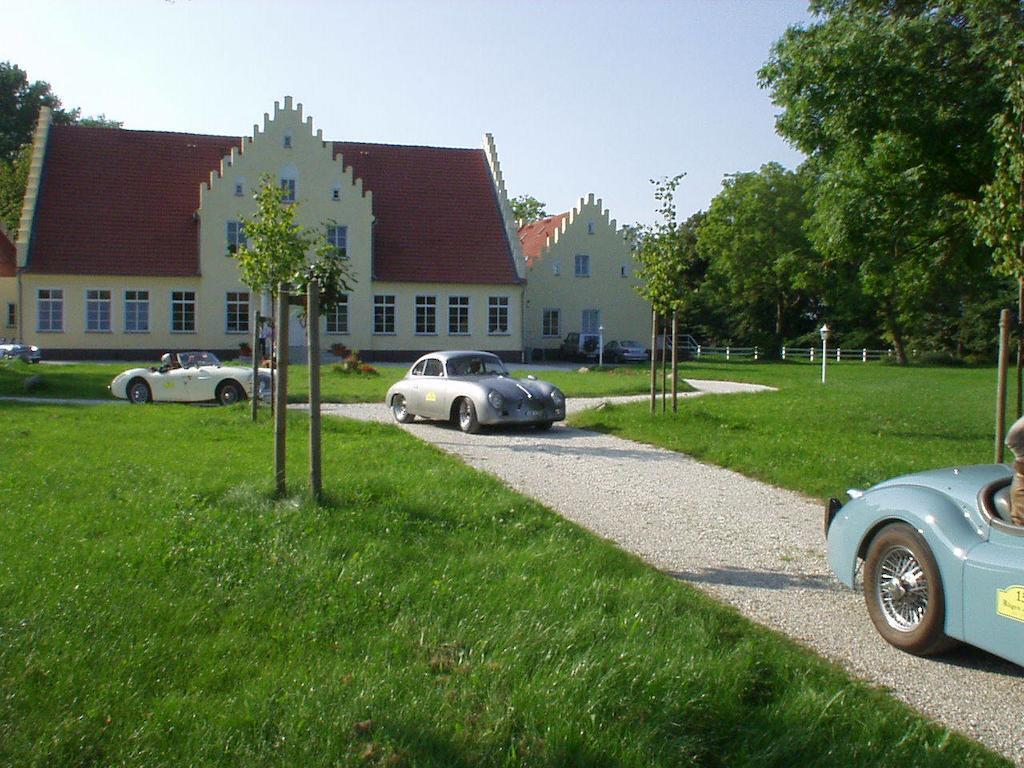 Boutique Hotel Gut Tribbevitz Neuenkirchen auf Rugen Exterior photo