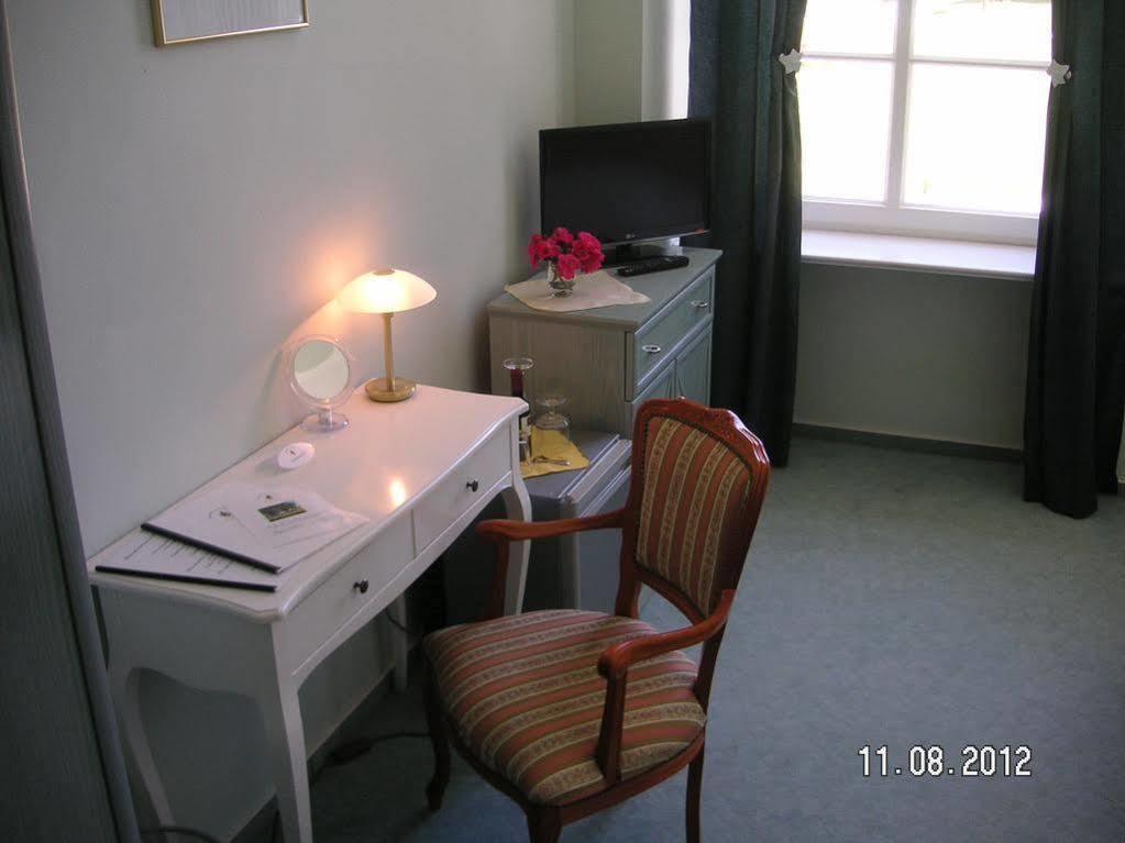 Boutique Hotel Gut Tribbevitz Neuenkirchen auf Rugen Exterior photo
